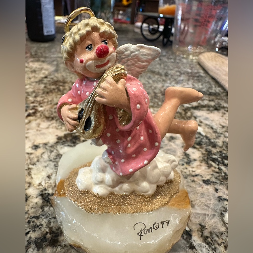 Pink Polka Dot Angel clown figurine  Playing Mandolin by Ron Lee. 73/1500. 1999